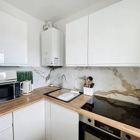 Les Pins Detente & * 胡安莱潘